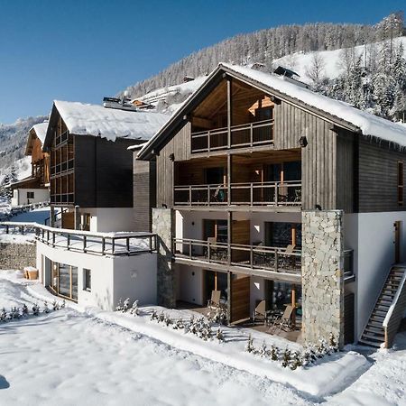 Les Dolomites Mountain Lodges San Martino in Badia Exterior photo