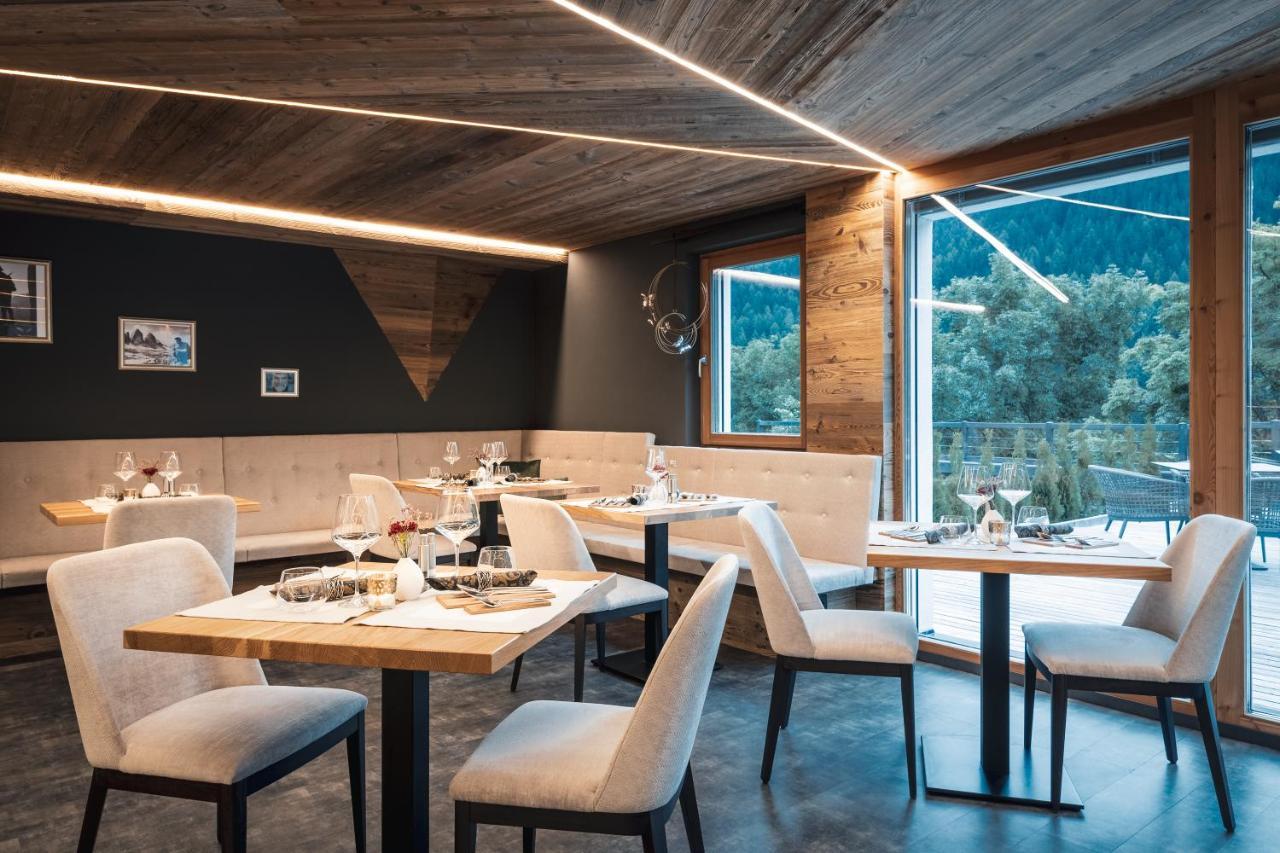 Les Dolomites Mountain Lodges San Martino in Badia Exterior photo