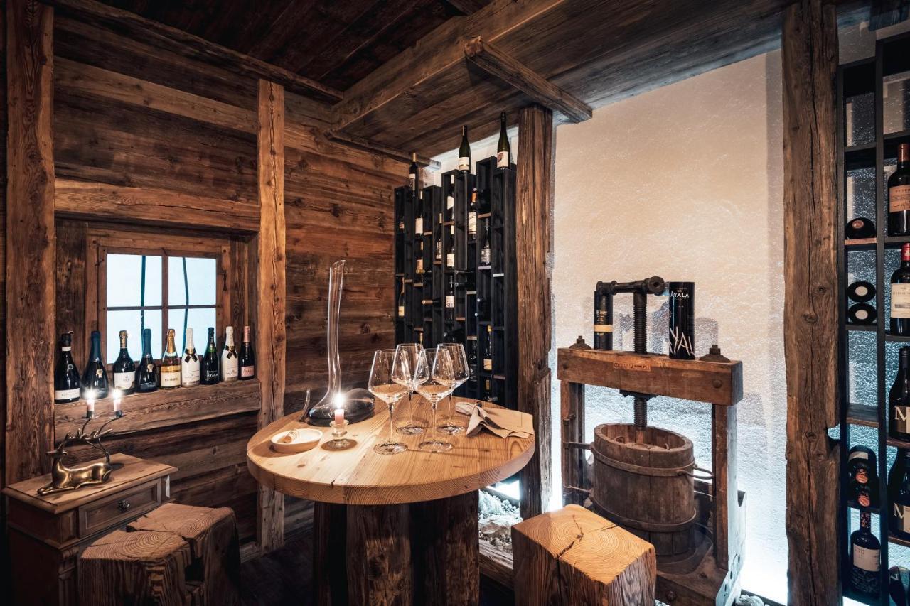 Les Dolomites Mountain Lodges San Martino in Badia Exterior photo