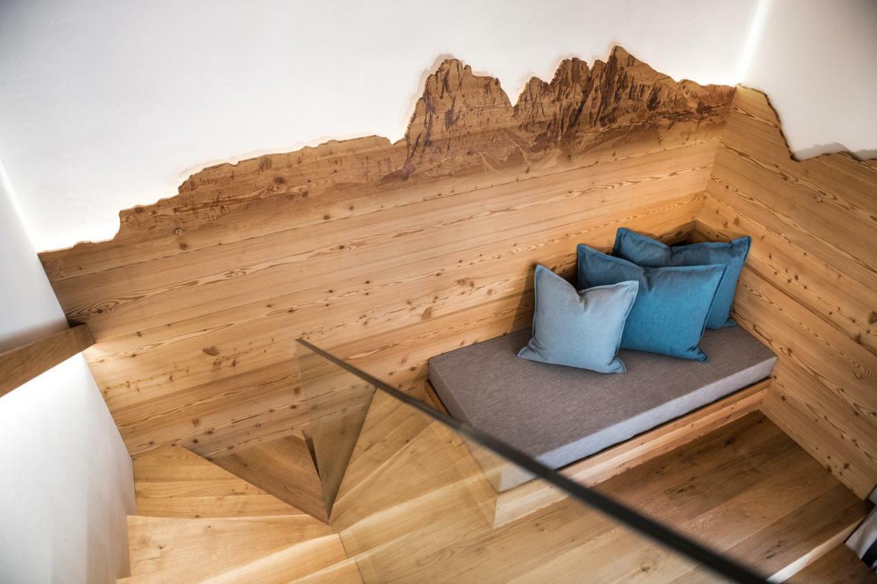 Les Dolomites Mountain Lodges San Martino in Badia Exterior photo