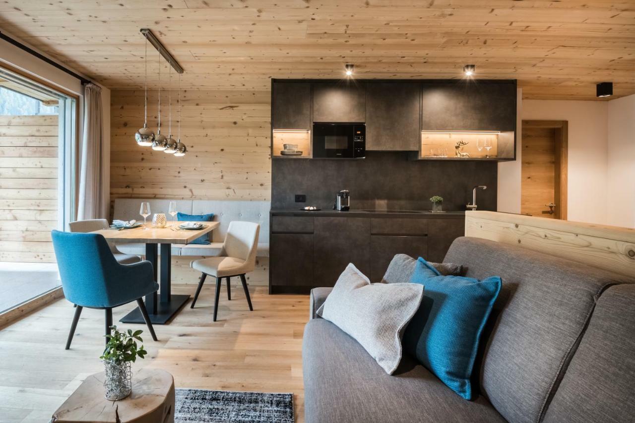 Les Dolomites Mountain Lodges San Martino in Badia Exterior photo